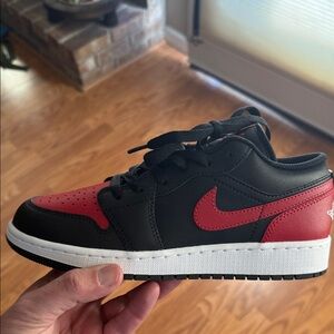 Air Jordan 1 low (GS) 7/7.5 women